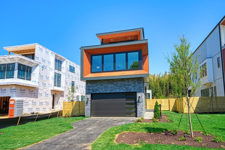 1137 Buchanan St, McLean, VA 22101, Presented by Ian Huang, Anchor